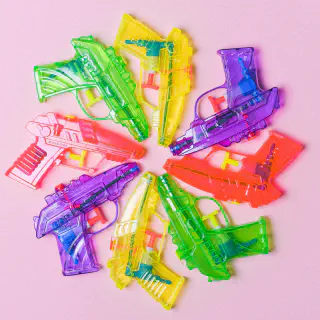 Squirt guns